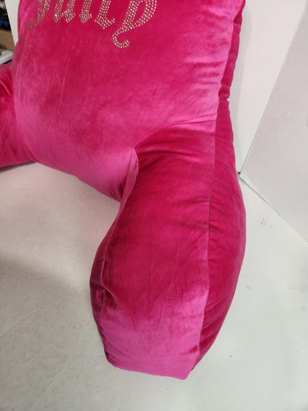 NWT Juicy Couture Home Hot Pink Plush Bed Rest Pillow Backrest w/Phone Pocket - Picture 4 of 16
